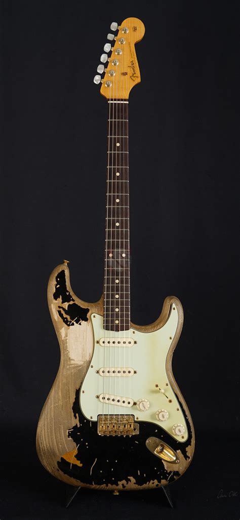 john mayer black stratocaster.